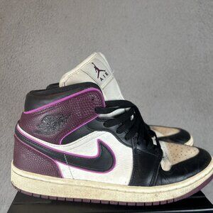 Nike Wmns Air Jordan 1 Mid SE 'Bordeaux' FQ7818-101 Size 8.5 Sneakers‎